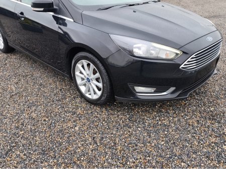 2017 Ford Focus - thumbnail 7