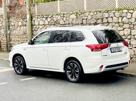 2016 Mitsubishi Outlander 2.0 GX4H PHEV 200BHP 5DR AUTO €13,900 thumbnail