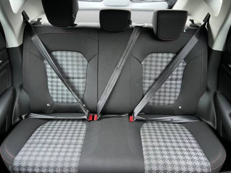 2023 MG ZS EV // LOW MILEAGE // APPLE CARPLAY/ANDROID AUTO // 360 PARKING CAMERAS // DIGITAL CLUSTER €20,900 thumbnail