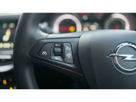 2018 Opel Astra - thumbnail 19