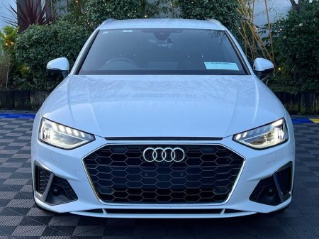 2021 Audi A4 S-LINE AVANT 2.0 TDI // 360 PARKING AID // DIGITAL CLUSTER // 4 HEATED S-LINE SPORT INTERIOR €32,900 thumbnail