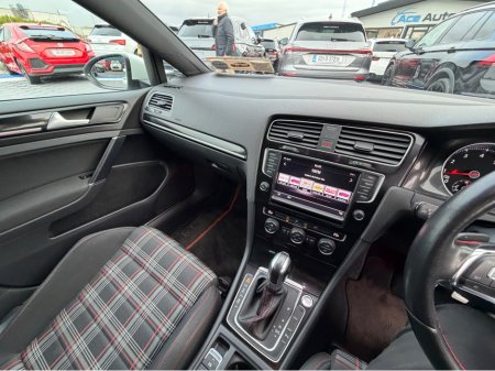 2017 Volkswagen Golf - thumbnail 25