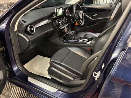 2015 Mercedes-Benz C Class C 220 BLUETEC €12,950 thumbnail