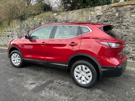 2018 Nissan Qashqai 1.5 XE 18 4DR €12,999 thumbnail