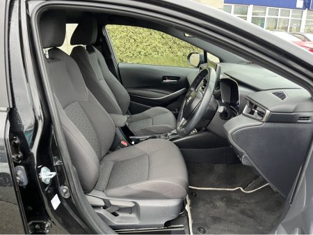 2023 Toyota Corolla LUNA HATCHBACK AUTOMATIC 1.8 PETROL //LOW MILES//REVERSE CAMERA//ADAPTIVE CRUISE CONTROL//CARPLAY// €24,950 thumbnail