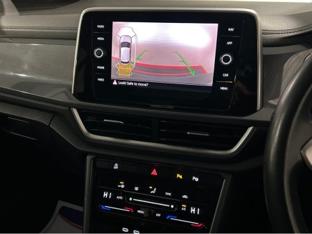 2023 Volkswagen T-Roc STYLE 2.0 TDI MANUAL 6SPEED FWD 116HP €29,950 thumbnail