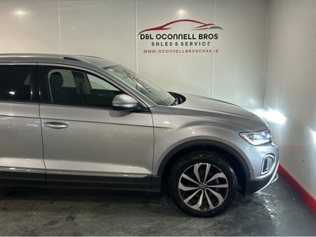 2023 Volkswagen T-Roc STYLE 1.5 TSI D7F 150HP €29,950 thumbnail