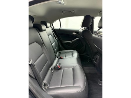 2017 Mercedes-Benz A Class A180 d URBAN €12,950 thumbnail