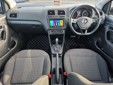 2016 Volkswagen Polo - view 2