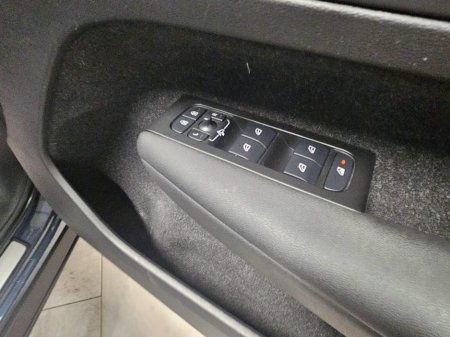 2021 Volvo XC40  €26,950 thumbnail