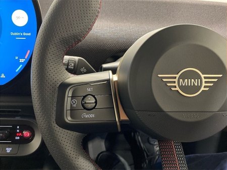 2025 MINI Hatch Cooper E €31,950 thumbnail