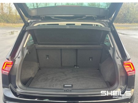 2017 Volkswagen Tiguan - thumbnail 9