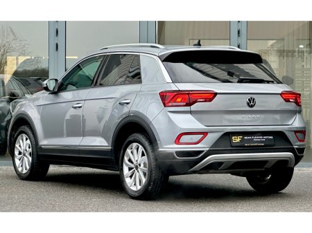 2023 Volkswagen T-Roc ++JUST 6K KML++ STYLE 1.5 TSI D7F 150HP €34,950 thumbnail