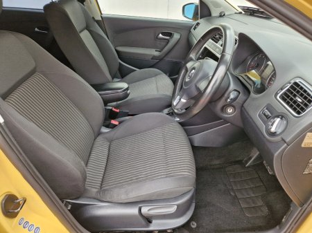 2010 Volkswagen Polo - thumbnail 23