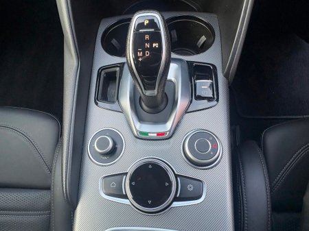 2024 Alfa Romeo Giulia - thumbnail 28