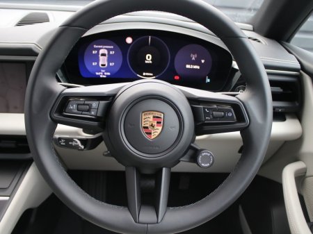 2025 Porsche Macan Electric €82,000 thumbnail