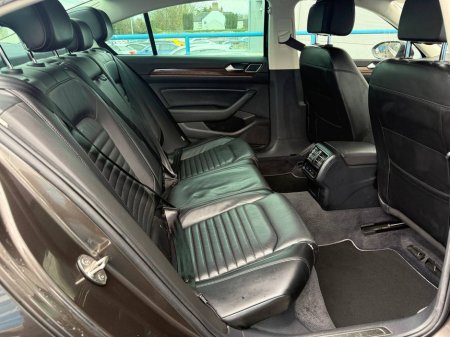 2018 Volkswagen Passat - thumbnail 8