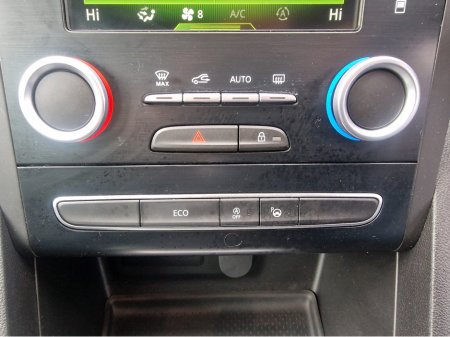 2016 Renault Megane - thumbnail 25