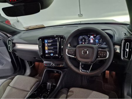 2022 Volvo XC40 T4 PLUS DARK RECHARGE AUTOMATIC **ONE OWNER / APPLE CARPLAY / BLIND SPOT ASSIST / ELECTRIC BOOTLID / HEATED FRONT & REAR SEATS / HEATED STEERING WHEEL / REVERSE CAMERA / WIRELESS PHONE CHARGING** €34,900 thumbnail