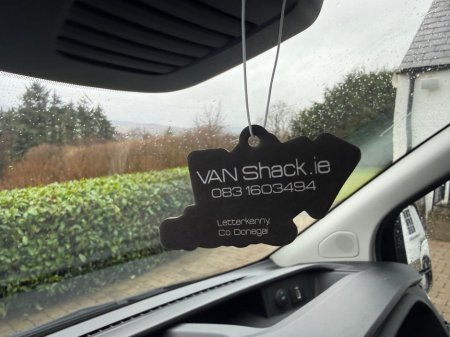 2022 Ford Transit Custom CUSTOM 300 LIMITED EDITION P/V ECOBLUE €20,850 thumbnail