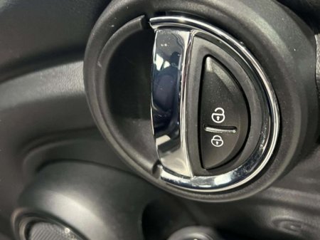 2016 MINI Cooper 1.2 Automatic, Reversing camera €13,895 thumbnail