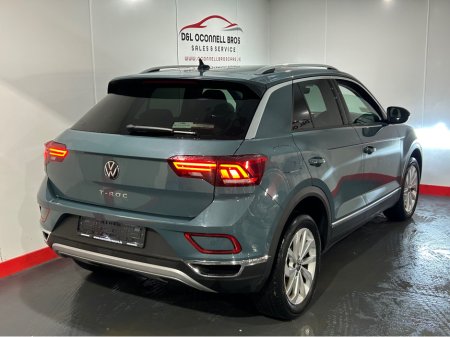 2023 Volkswagen T-Roc STYLE 2.0 TDI MANUAL 6SPEED FWD 116HP €29,950 thumbnail
