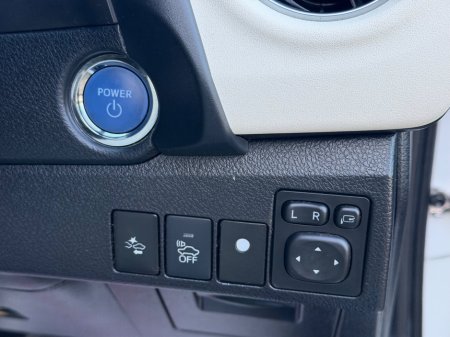 2016 Toyota Auris Hybrid €12,999 thumbnail