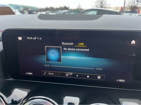 2024 Mercedes-Benz EQA 300 AMG LINE 4MATIC €34,950 thumbnail