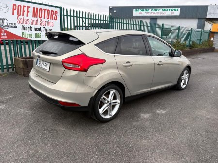 2018 Ford Focus - thumbnail 5