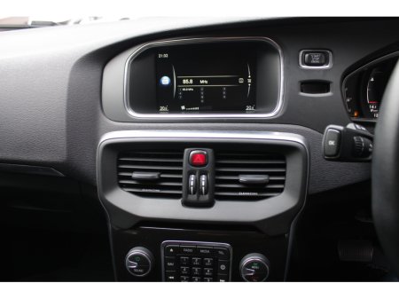 2016 Volvo V40 - thumbnail 13