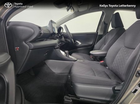 2025 Toyota Yaris Yaris Hybrid 115 Luna #103 €25,995 thumbnail