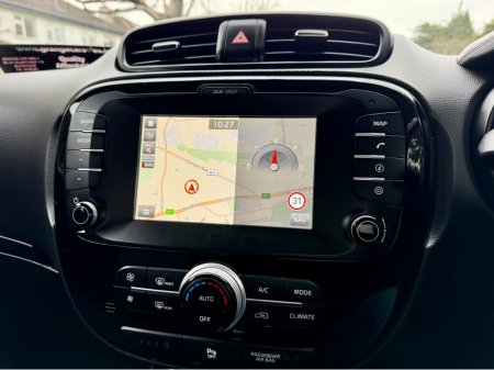 2017 Kia Soul 1.6 Petrol 5dr Hatchback | Low mileage | 2 keys | Service history | Sold serviced and valeted with warranty provided. €12,900 thumbnail