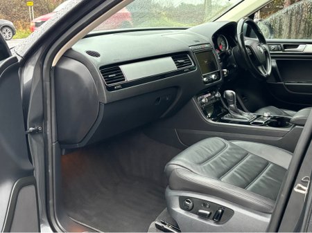 2015 Volkswagen Touareg FL 3.0 TDI 204BHP 5DR AU 240HP AUTO €17,999 thumbnail