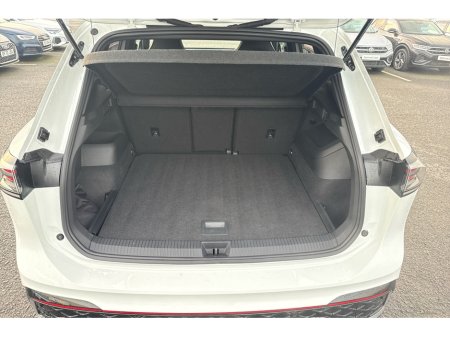 2024 Volkswagen Tiguan R-LINE TDI S-A DSG €55,300 thumbnail