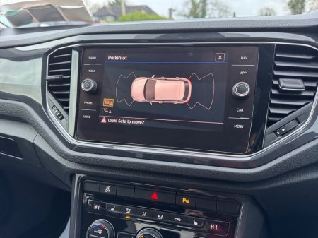 2018 Volkswagen T-Roc SPORT 1.5 TSI MANUAL GLASS ROOF €17,999 thumbnail