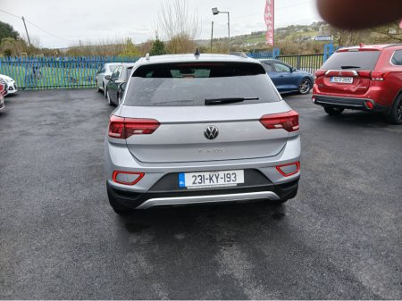 2023 Volkswagen T-Roc LIFE 2.0 TDI MANUAL 6SPEED FWD 1 116HP 5 €29,950 thumbnail
