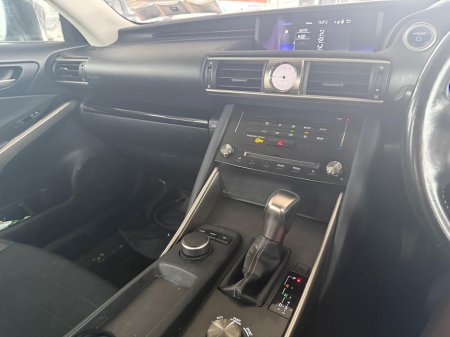 2017 Lexus IS 200 - thumbnail 7