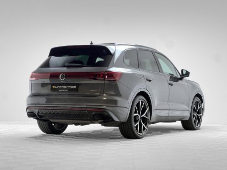 2025 Volkswagen Touareg - thumbnail 6