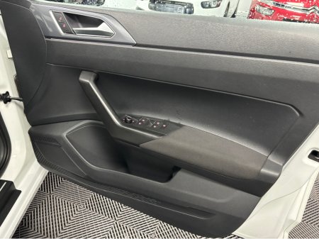 2018 Volkswagen Polo VOLKSWAGEN POLO 1.0 TSI DSG*REVERSE CAM & PARK ASSIST*ADAPTIVE CRUISE CONTROL*BLUETOOTH AUDIO*FINANCE AVAILABLE TRADE INS WELCOME* €15,950 thumbnail