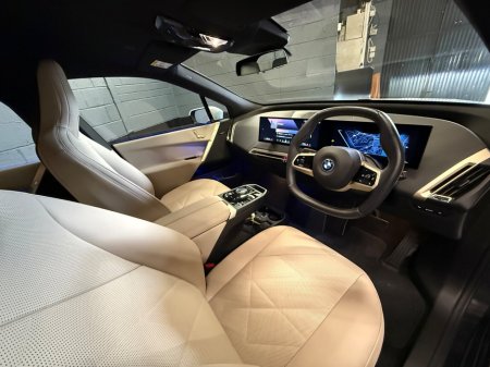 2023 BMW iX - thumbnail 8