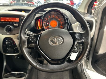 2017 Toyota Aygo 1.0 5DR X-PLAY €8,750 thumbnail