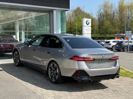 2026 BMW 5 Series - photo 2