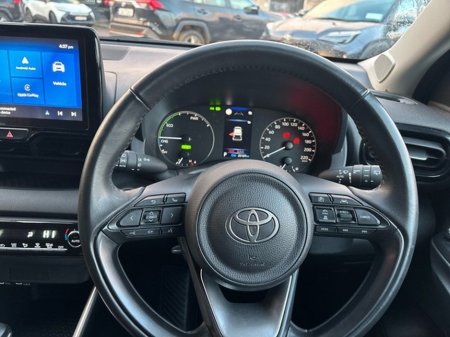 2025 Toyota Yaris FRESH SELECTION OF TRADE-INS Yaris Hybrid 115 Luna €27,000 thumbnail