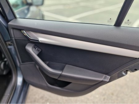 2016 Skoda Octavia - thumbnail 24