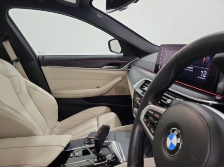 2022 BMW 5 Series - thumbnail 12