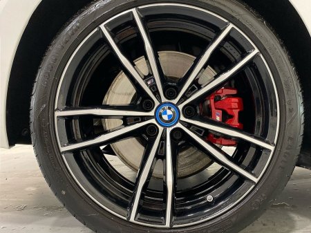 2024 BMW 3 Series - thumbnail 14