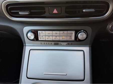 2022 Hyundai Kona PREMIUM 64kW ** Long Range Battery** €21,950 thumbnail