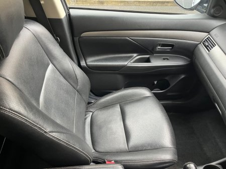 2015 Mitsubishi Outlander 2.2 DI-D 150PS 6MT 4WD 7-Seater Intense €11,950 thumbnail