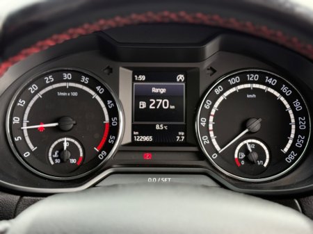 2016 Skoda Octavia - thumbnail 23