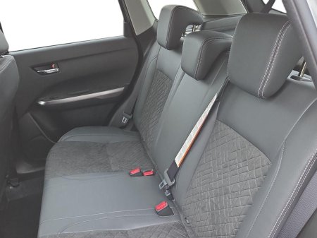 2024 Suzuki Vitara 1.4 Hybrid SZ5 MT €24,950 thumbnail